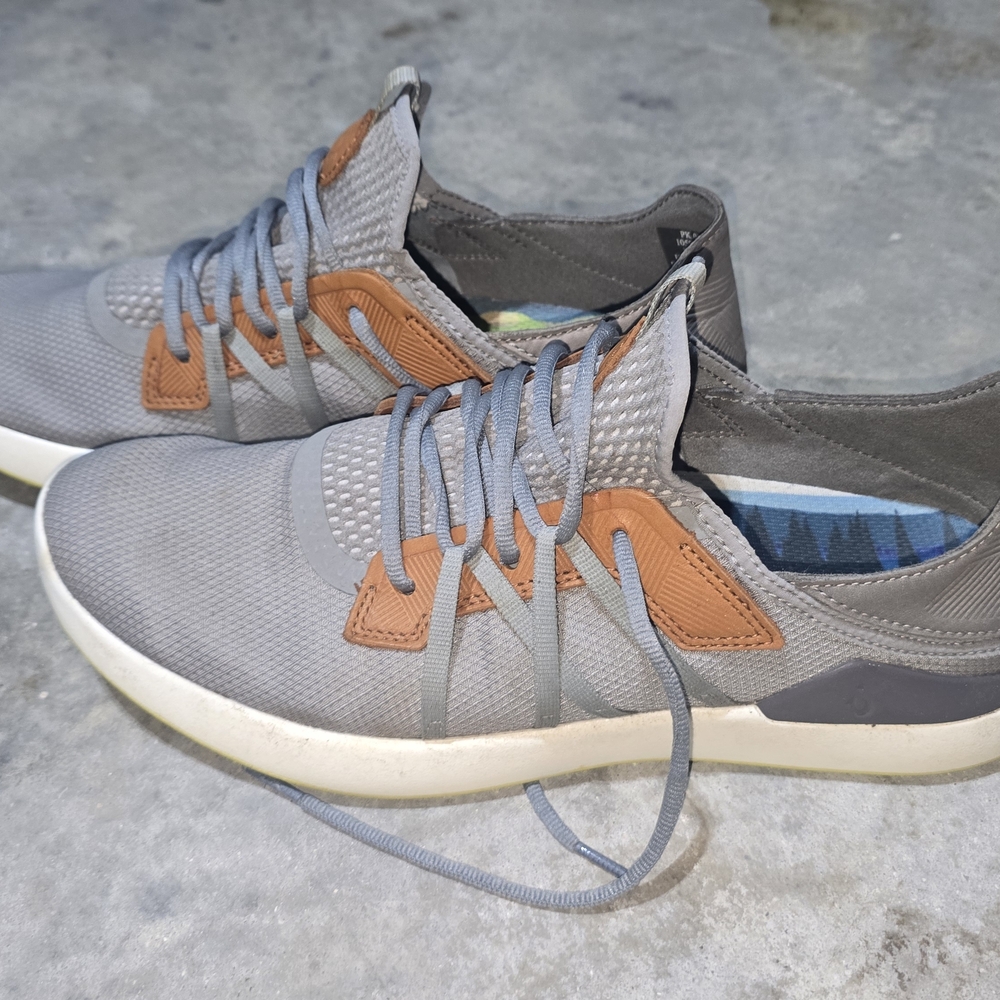 Stylish Gray and Brown Men's Sneakers